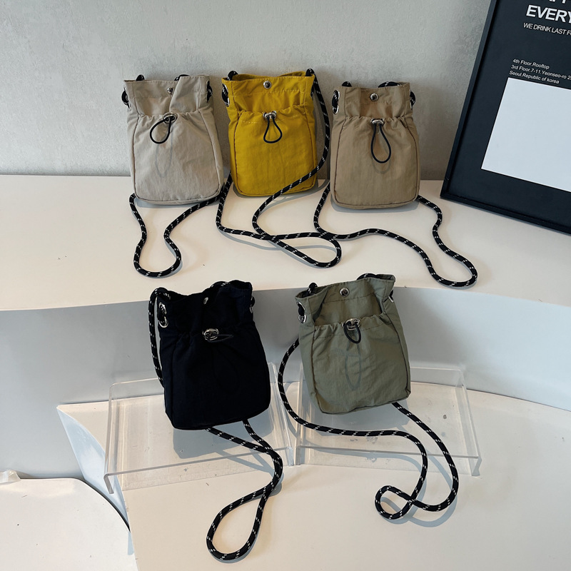 กระเป๋าผู้หญิงดีไซน์เฉพาะกลุ่ม - Interior Design Minimalist บทวิจารณ์และราคา